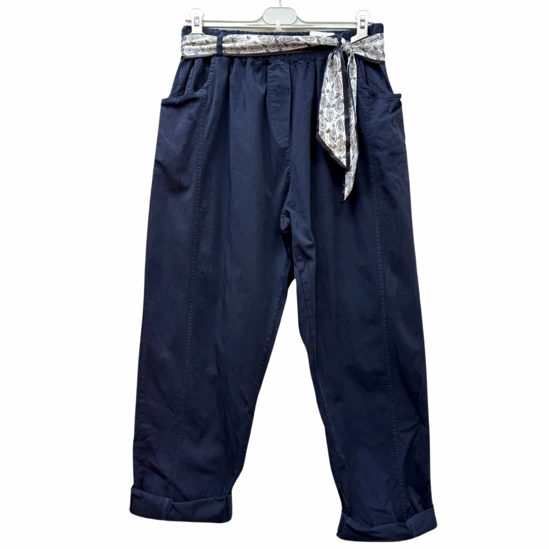 PANTALON EN COTON GABARDINE AVEC FOULARD