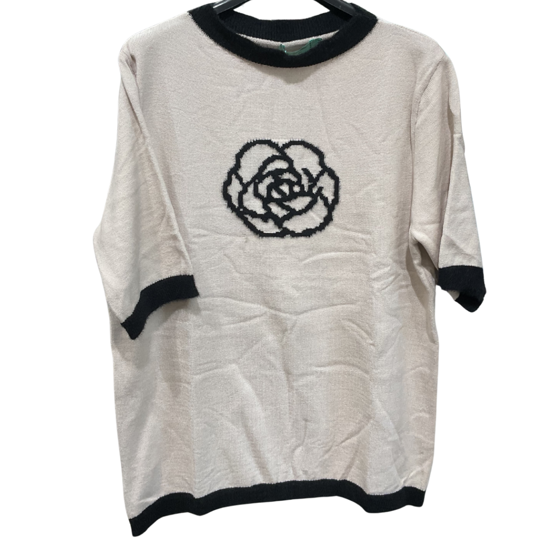 CHANDAIL IVOIRE MANCHES COURTES AVEC FLEURS